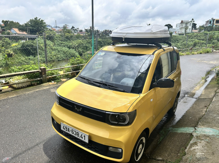 Thùng để đồ trên nóc Wuling